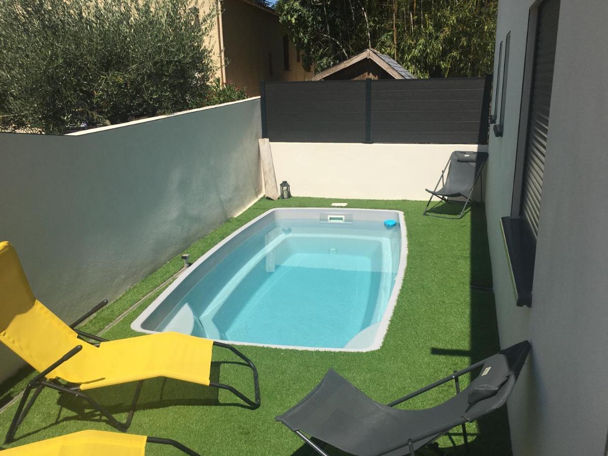 Lou Mazet Vila Uchaud Exterior foto
