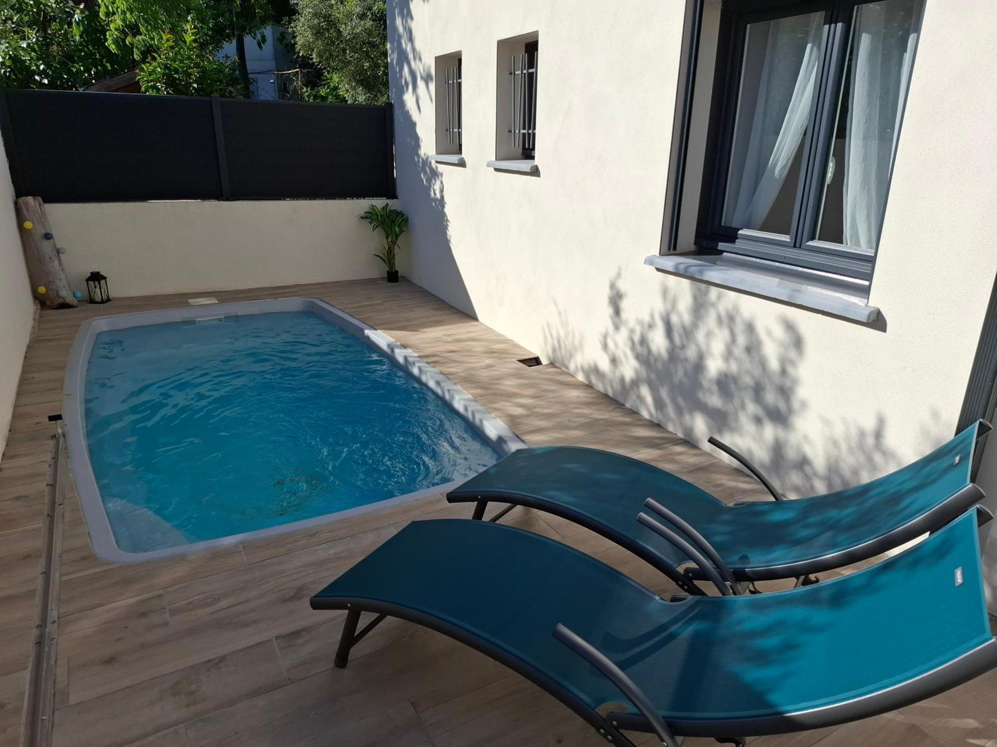 Lou Mazet Vila Uchaud Exterior foto